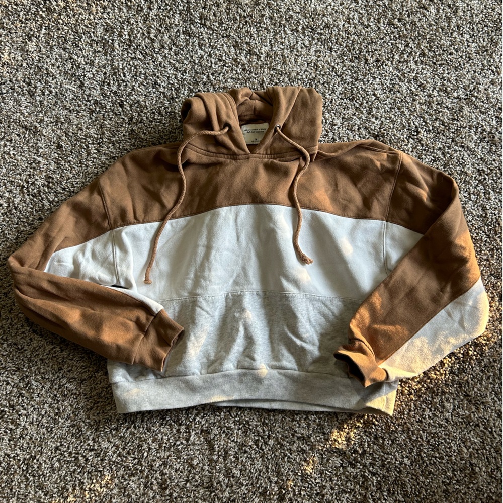 Abercrombie & Fitch Size M Cropped Sweatshirt
